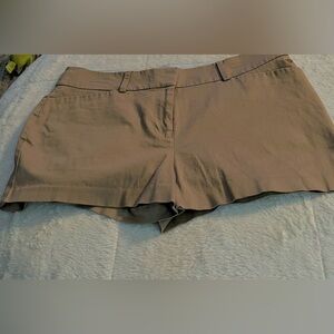 GUESS LADIES SHORTS, SIZE 30 waist, TAN